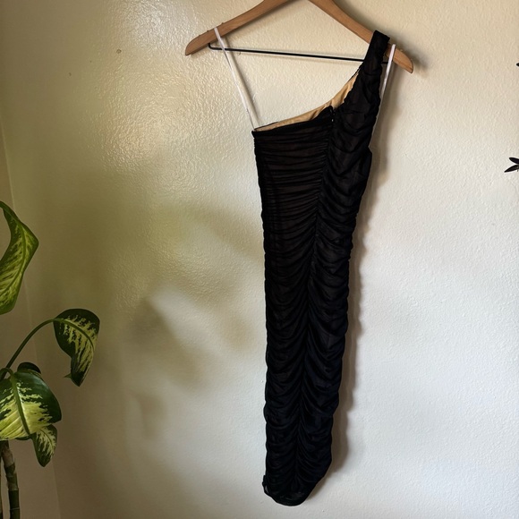 Lulus | Already RSVP'd Black Ruched One-Shoulder Bodycon Dress - Picture 6 of 7